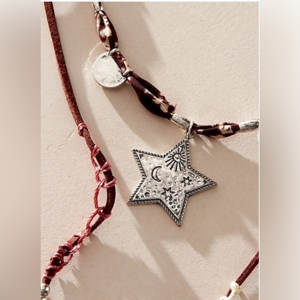 NWT Free People Dandelion Lariat Necklace in Silver/Chocolate - Picture 3 of 3